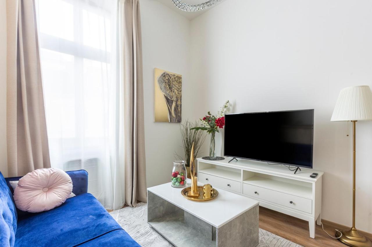 Explore Budapest From A Luxurious Cozy Apartment Exterior photo