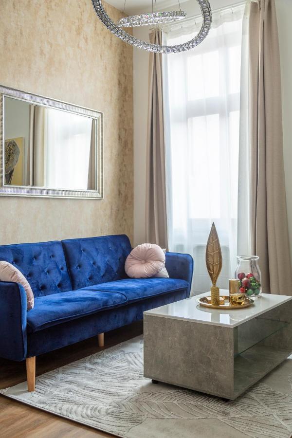 Explore Budapest From A Luxurious Cozy Apartment Exterior photo
