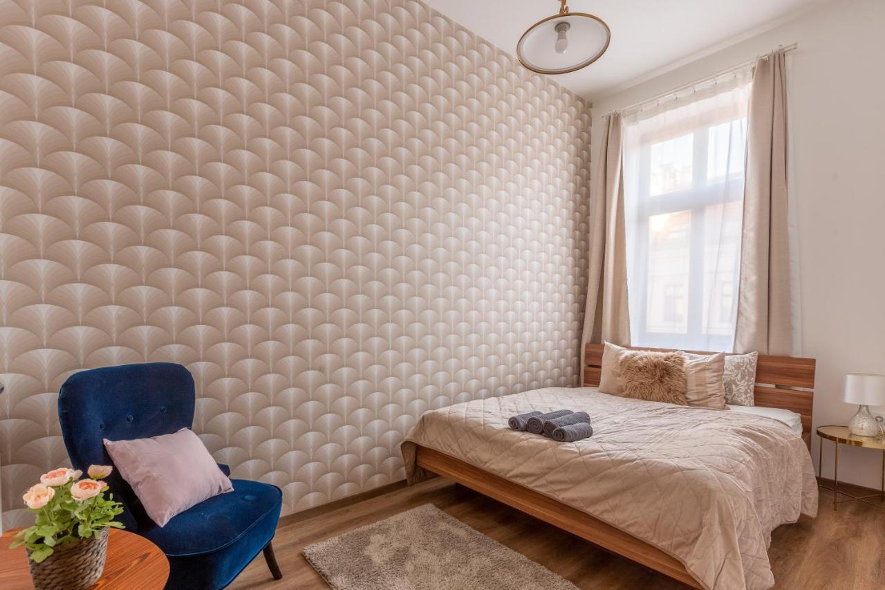 Explore Budapest From A Luxurious Cozy Apartment Exterior photo