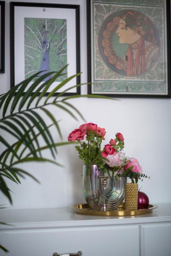 Explore Budapest From A Luxurious Cozy Apartment Exterior photo