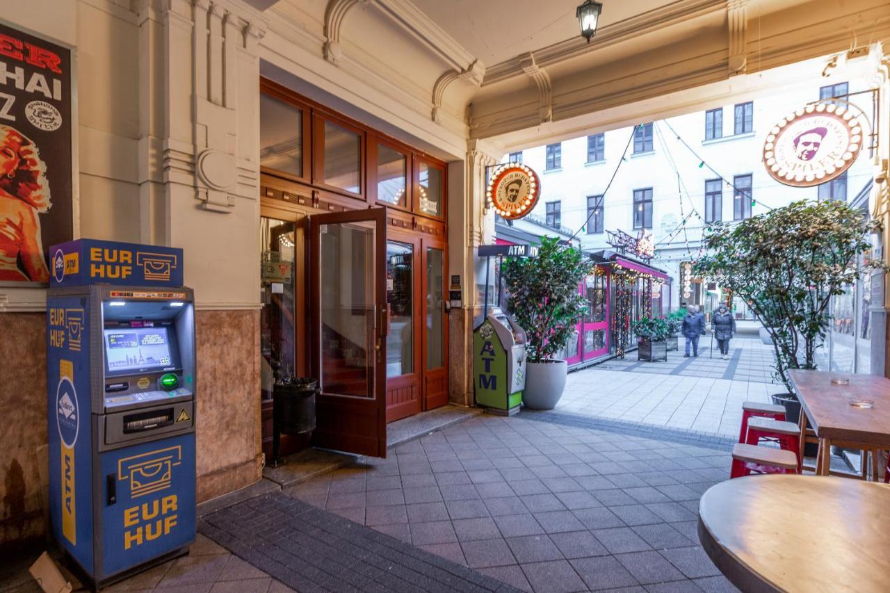 Explore Budapest From A Luxurious Cozy Apartment Exterior photo